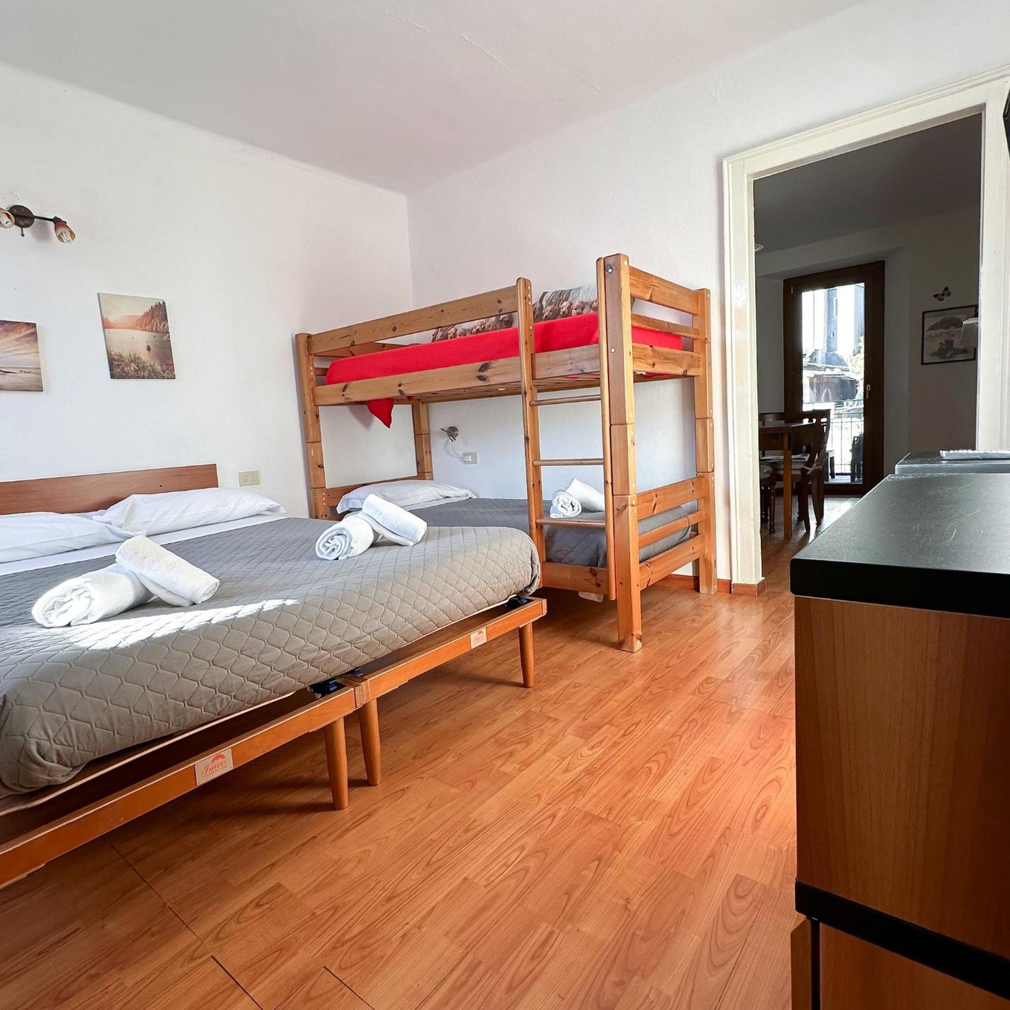 Renzo E Lucia Lake View Apartment Oliveto Lario Room photo