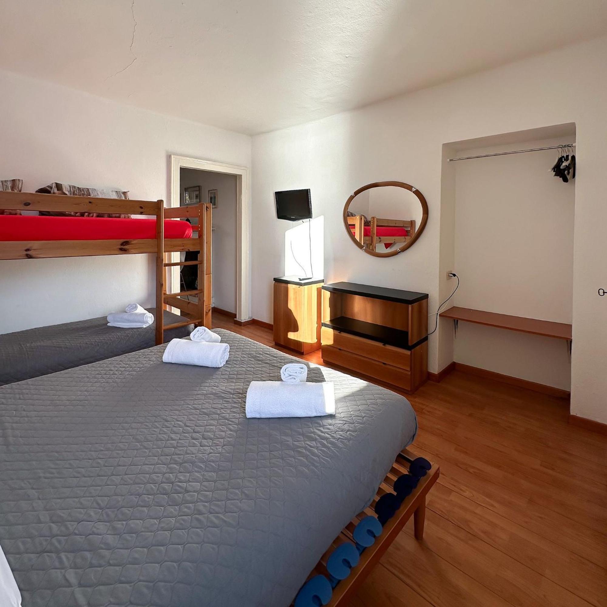 Renzo E Lucia Lake View Apartment Oliveto Lario Room photo